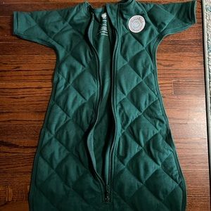 Dreamland Baby Transition Swaddle. Hunter green - size small.